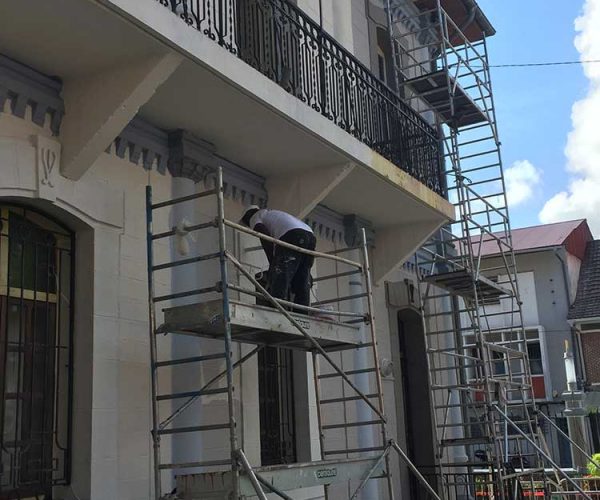 Travaux de peinture des façades - Mairie de Cayenne - Guyane 11