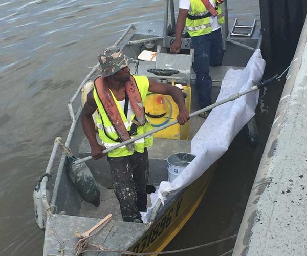 Application de résines en bord de quais du port de DDC - Guyane