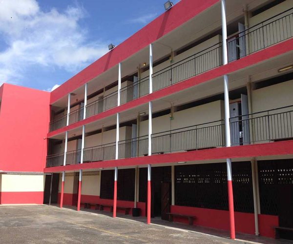 Mise en peinture - École de Cayenne - Guyane