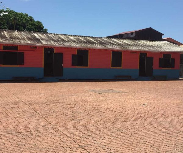 Mise en peinture - École de Cayenne - Guyane