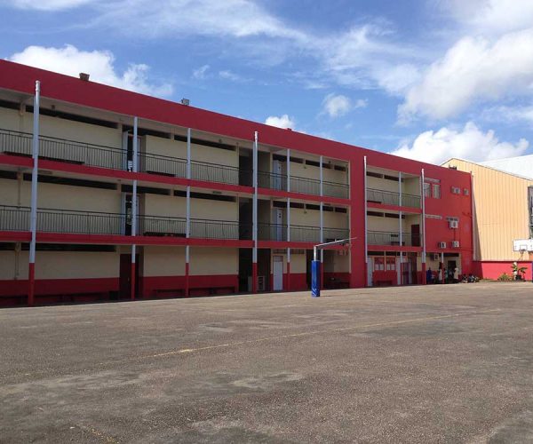 Mise en peinture - École de Cayenne - Guyane