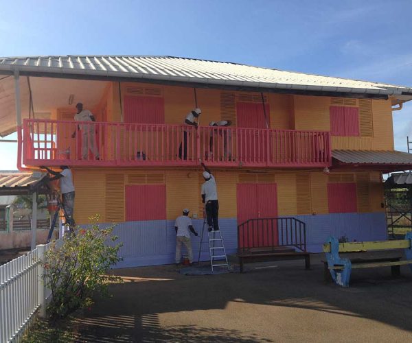 Mise en peinture - École de Cayenne - Guyane